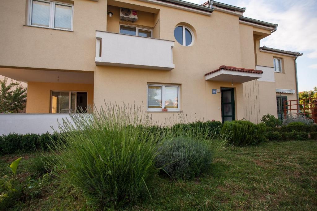 Apartments Emma Биоград-на-Мору Экстерьер фото