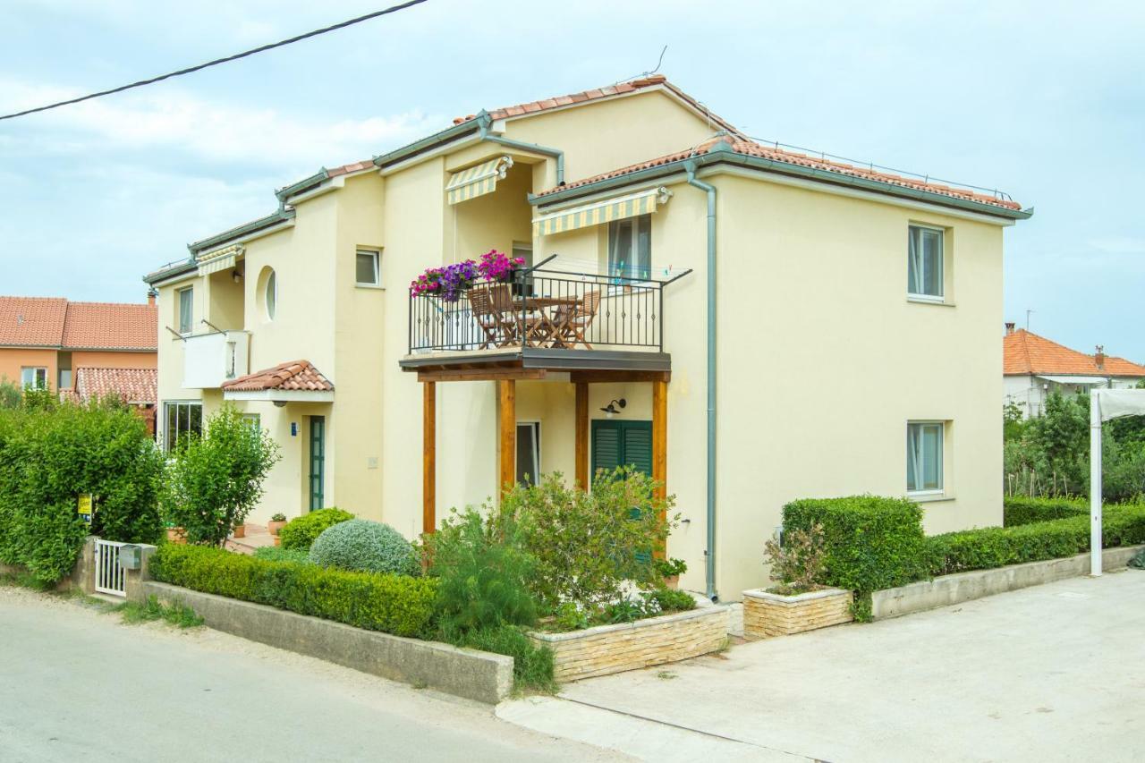 Apartments Emma Биоград-на-Мору Экстерьер фото